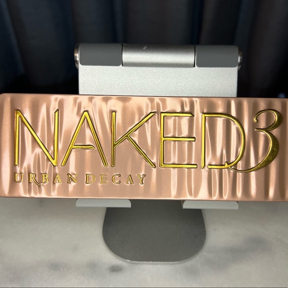 Urban Decay Naked3 Eyeshadow Palette - Picture 3 of 7